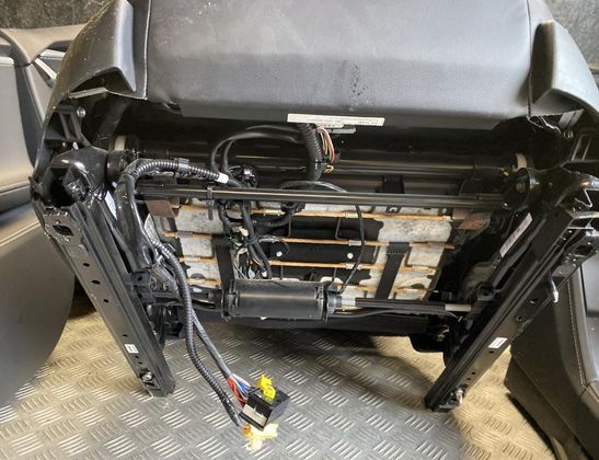TESLA Model S 1 generation (2012-2024) Seat set 33042571