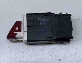 VOLKSWAGEN Passat Variant 1 generation (2010-2024) Avārijas poga 3C8953509 23931680