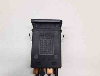 VOLKSWAGEN Golf 4 generation (1997-2006) Aizmugurējā stikla apsildes slēdzis 1J0953235A 23939271