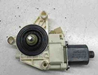 MERCEDES-BENZ C-Class W204/S204/C204 (2004-2015) Маторчик стеклоподъемника передней левой двери A2048200442,971132100,0130822440 23952542