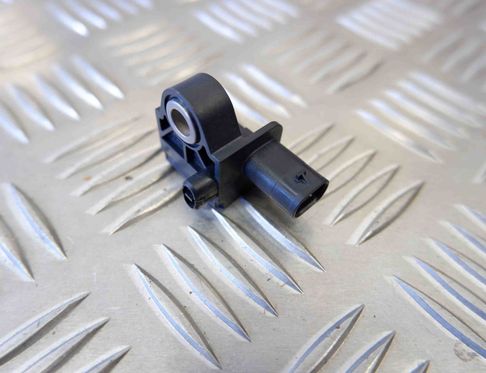 VOLKSWAGEN Tiguan 2 generation (2016-2024) Датчик удара передний левый 5Q0959651B 14619637