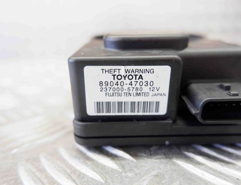 TOYOTA Prius Plus 1 generation (2012-2020) Signalizācijas / Trauksmes sirēna 89040-47030 15060359