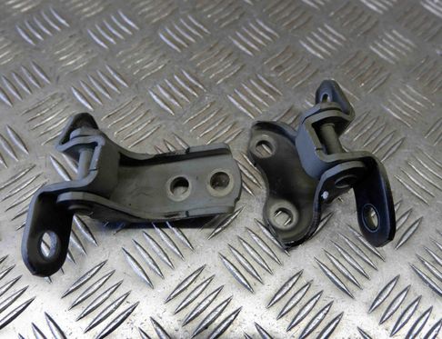 TOYOTA Yaris 2 generation (2005-2012) Right front door hinge kit 68710-0D040,68710-12151,68730-0D030,68730-33021 29847205