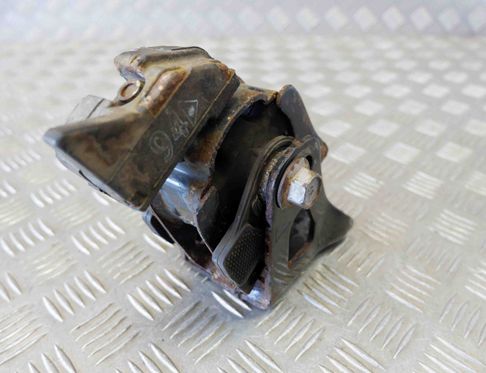TOYOTA Prius Plus 1 generation (2012-2020) Priekšējais motora stiprinājums 12311-37090,12361-37150 30305982