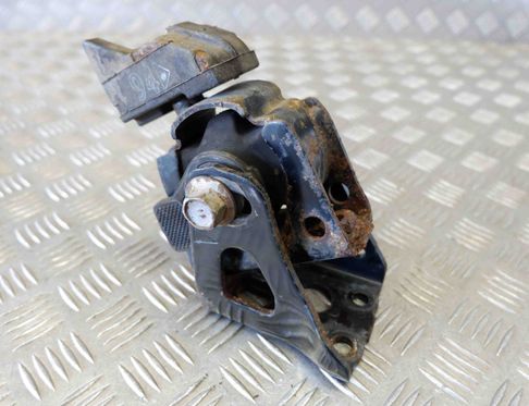 TOYOTA Prius Plus 1 generation (2012-2020) Priekšējais motora stiprinājums 12311-37090,12361-37150 30305982