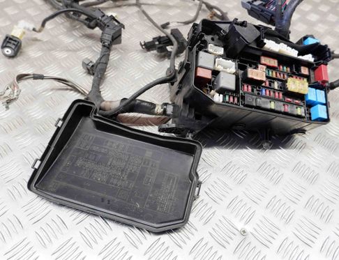 TOYOTA Prius Plus 1 generation (2012-2020) Fuse Box 077500-5191,82112-47030,82641-71010,82662-47140,89173-75010 32551771