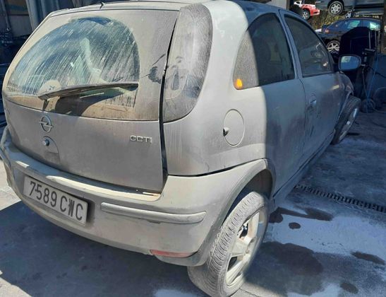 OPEL Corsa C (2000-2006) Fuse Box 13142780 20629070