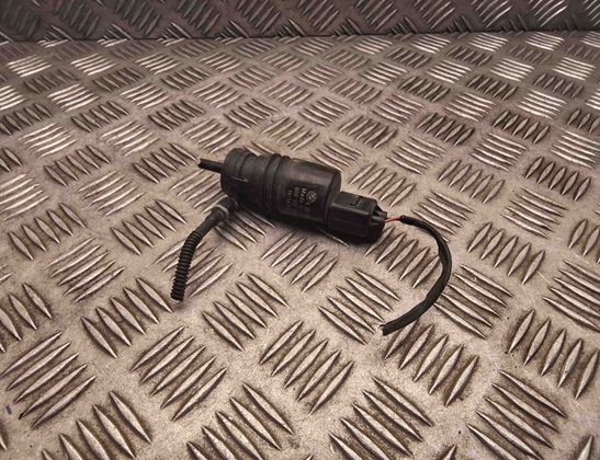 BMW 5 Series F10/F11 (2009-2017) НАСОС ОКОННОЙ ЖИДКОСТИ (СТЕКОЛ) 8362154 32596656