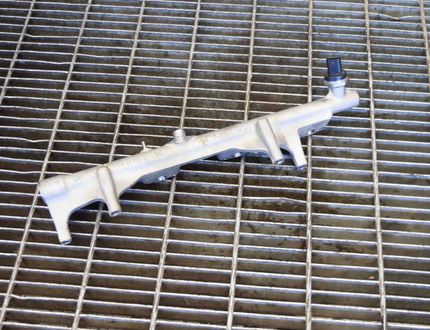 BMW 1 Series F20/F21 (2011-2020) Fuel Rail 8643665,7639979 11192355