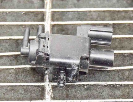 HYUNDAI ix35 1 generation (2009-2015) Solenoid Valve 11637911