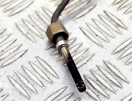 MERCEDES-BENZ A-Class W176 (2012-2018) Izplūdes gāzu temperatūras sensors A0009057004 11717350