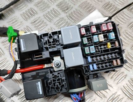 VOLVO XC90 2 generation (2014-2024) Fuse Box 31384034,31676133 28971847