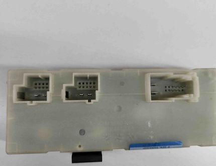 BMW X2 F39 (2017-2023) Aizmugurējā vāka / bagāžnieka vadības bloks 9852926,A2C7673280500 29039660