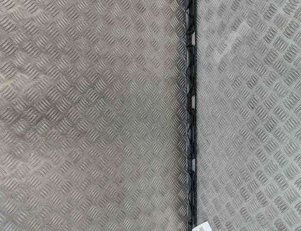 MERCEDES-BENZ GLE W167 (2019-2024) Передний правый боковой держатель юбки A1676988101 29499793