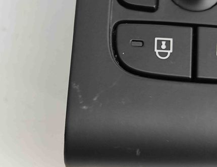 VOLVO XC40 1 generation (2017-2024) Priekšējo labo durvju logu pacelšanas slēdži 32319765 29813002