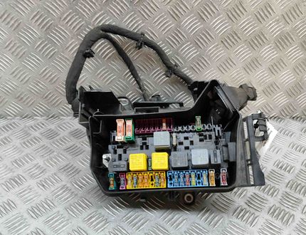 MERCEDES-BENZ CLA-Class C117 (2013-2016) Блок предохранителей A2465400182,A2465403803 30318034