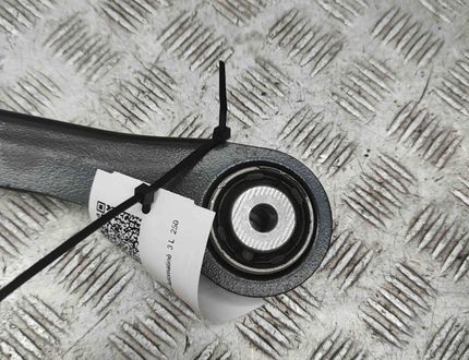 BMW X7 G07 (2018-2024) Aizmugurējā labā svira/ričags 6878030 30905289