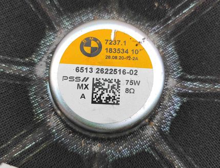 BMW X7 G07 (2018-2024) Labās puses zemfrekvences skaļrunis zem sēdekļa 2622516 31416642