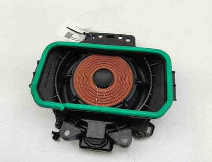 BMW X7 G07 (2018-2024) Labās puses zemfrekvences skaļrunis zem sēdekļa 2622516 31416642