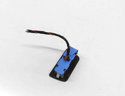 BMW X5 F15 (2013-2018) Aizmugurējā vāka atvēršanas poga 9275119 31420272