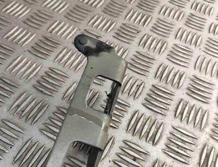 MERCEDES-BENZ C-Class W205/S205/C205 (2014-2023) Priekšējā labā dzinēja pārsega eņģe A2058800928 31555875