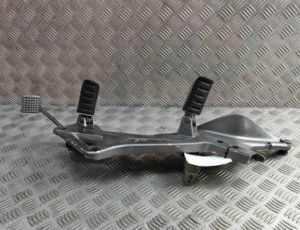 HONDA ST Right side footrest peg hanger assembly 31656621