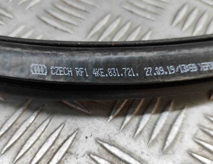 AUDI e-tron 1 generation (2018-2024) Резиновая прокладка передней правой двери 4KE831721 32212404