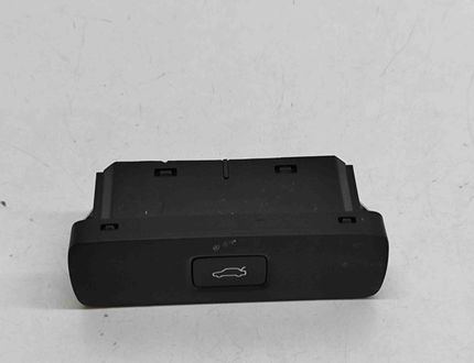 VOLVO XC60 2 generation (2017-2024) Кнопка открывания задней крышки P32350330,32350330 32240002