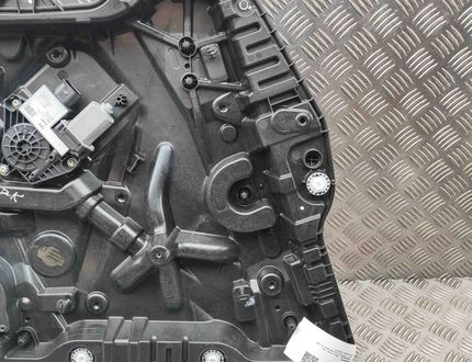 BMW X3 G01 (2017-2024) Priekšējo kreiso durvju logu pacēlājs 7393457,C39194-107,7457250,C59098-102 32473439