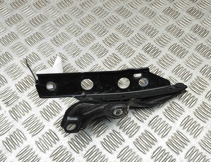 AUDI A7 C7/4G (2010-2020) Priekšējā labā dzinēja pārsega eņģe 4G8823302E 32549058