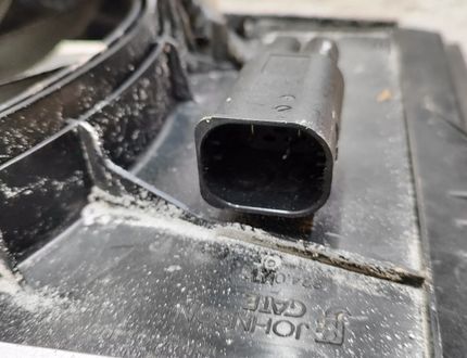 BMW i3 I01 (2013-2024) Dzinēja dzesēšanas ventilators/difuzors 8641948,8642143 32876216