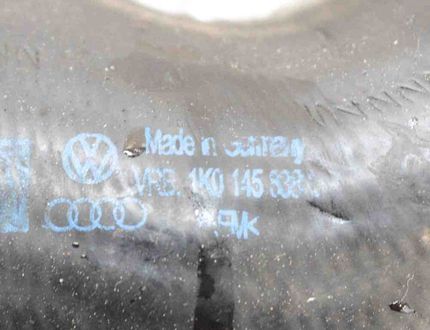 VOLKSWAGEN Golf 6 generation (2008-2015) Левый шланг радиатора интеркулера 1K0145838 3372740