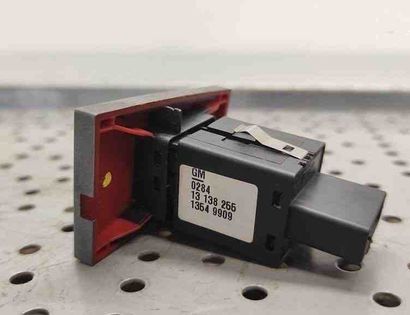 OPEL Vectra C (2002-2005) кнопка опасности 13138255,13549909 17118812