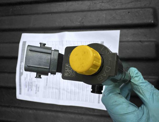 VOLVO S90 2 generation (2016-2023) Fuel Injector 31452113,05B04463 29017831