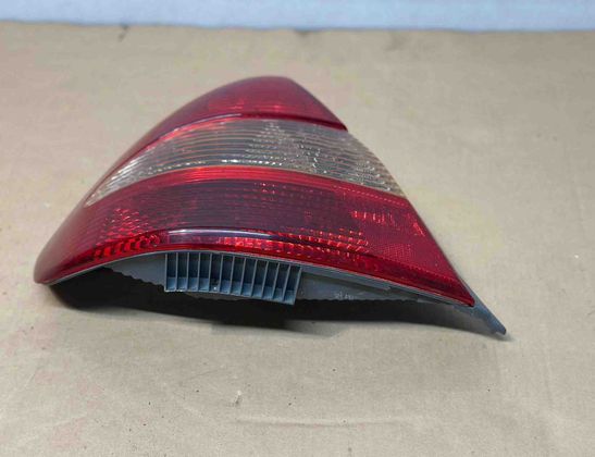 TOYOTA Prius 1 generation (XW10) (1997-2003) Фонарь задний левый 31799638