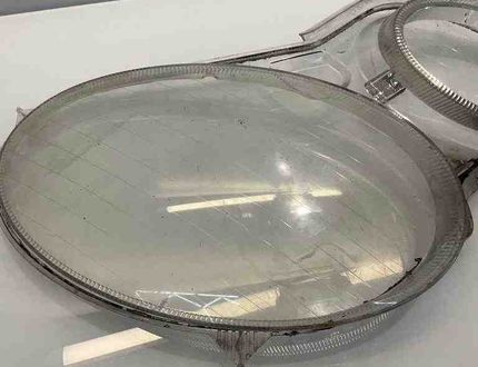 MERCEDES-BENZ E-Class W211/S211 (2002-2009) Переднее правое стекло фар 31884936