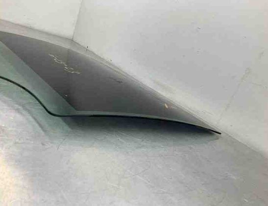 BMW 5 Series G30/G31 (2016-2023) Aizmugurējā labo durvju loga stikls E000292 21621326