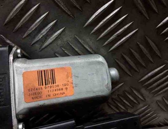 VOLVO S40 2 generation (2004-2012) Priekšējo kreiso durvju logu pacēlāja motorīts 979038100,1174088B,30798108AB 25477168