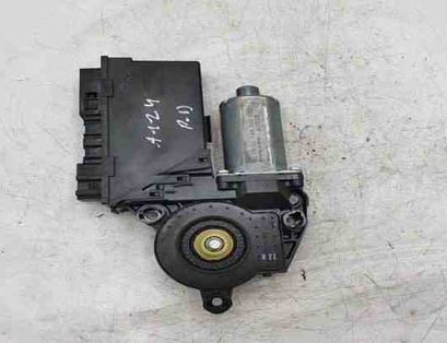 AUDI A4 B7/8E (2004-2008) Маторчик стеклоподъемника передней правой двери 8E1959802H,9700105991204,0680015 25507692