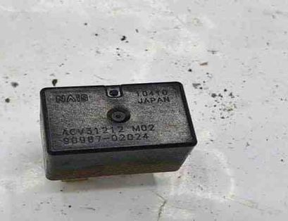 TOYOTA Avensis Verso 1 generation (2001-2003) Relays 9098702024 25512298