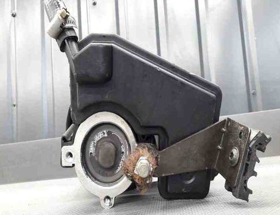 PEUGEOT 206 1 generation (1998-2009) Power Steering Pump 26062661 27203208