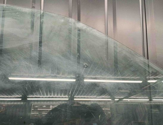 KIA Carnival 3 generation (2014-2021) Priekšējo labo durvju stikls 30124073