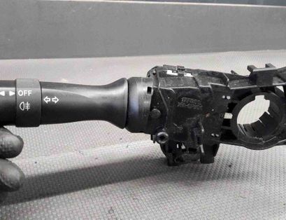 PEUGEOT 107 Peugeot 107 (2005-2014) Lukturu vadības slēdzis 17F001 30175763