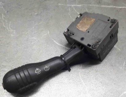 RENAULT Twingo 2 generation (2007-2014) Управление стеклоочистителями 61570018 30181370