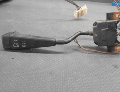 BMW 3 Series E30 (1982-1994) Stikla tīrītāja rokturis 1372681 30183093