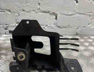 RENAULT Laguna 3 generation (2007-2015) Aizmugurējā labā bampera stiprinājums 21512731