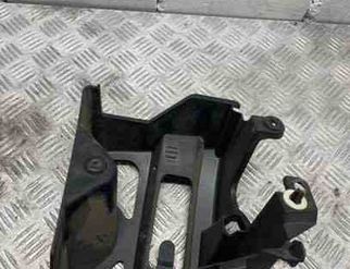 RENAULT Laguna 3 generation (2007-2015) Aizmugurējā labā bampera stiprinājums 21512732