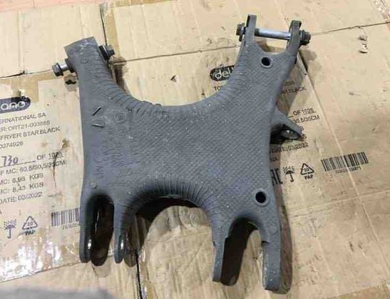 BMW 5 Series E28 (1981-1988) Aizmugurējā labā svira/ričags 2284134 21519939