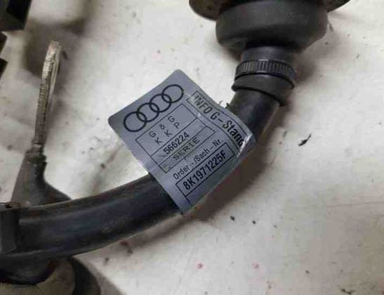 AUDI A4 B8/8K (2011-2016) Положительный аккумуляторный кабель 8K1971225F 27074524