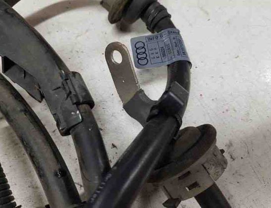 AUDI A4 B8/8K (2011-2016) Положительный аккумуляторный кабель 8K1971225F 27074524